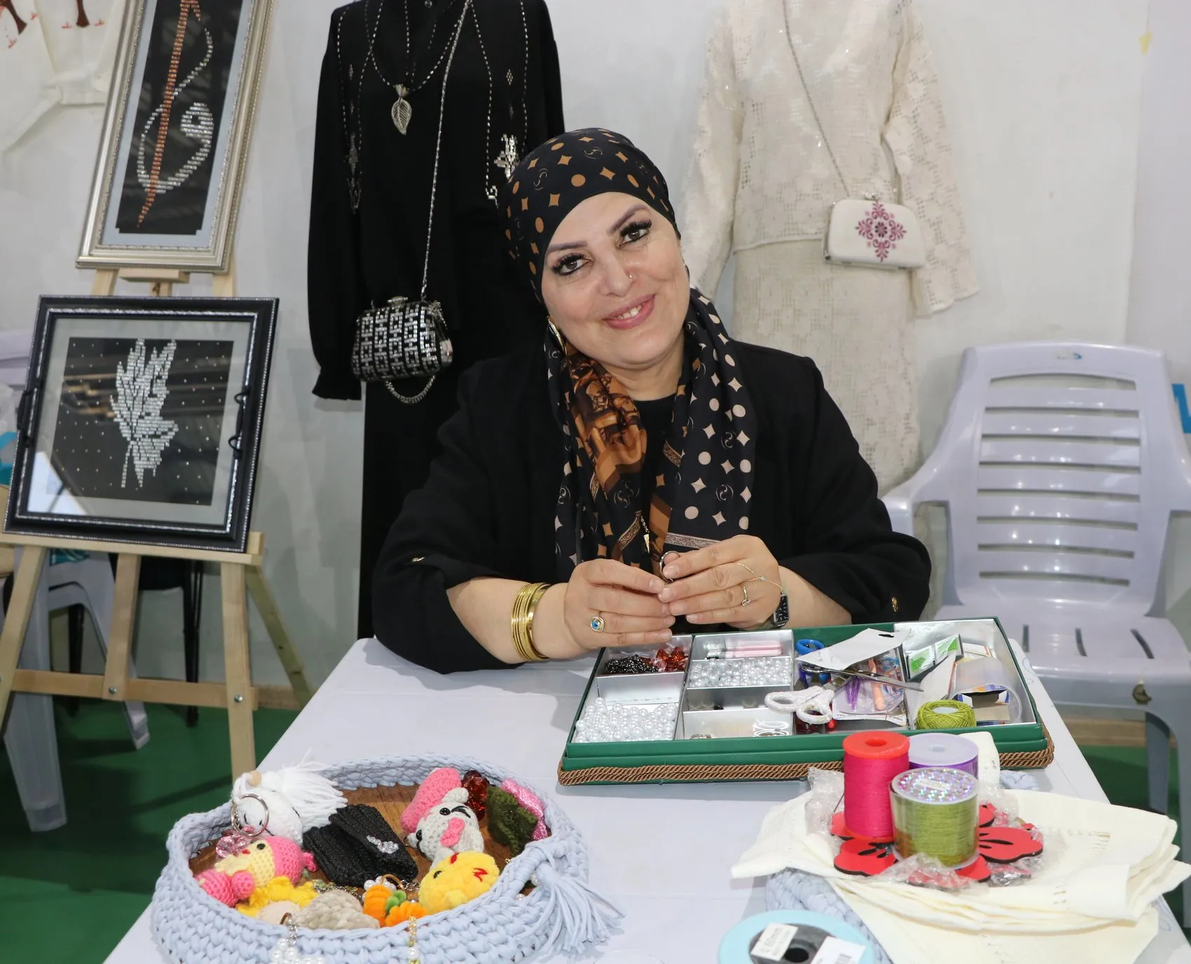 Van'da 56 yaşındaki Aysel Özbek kep atarak lise mezunu oldu