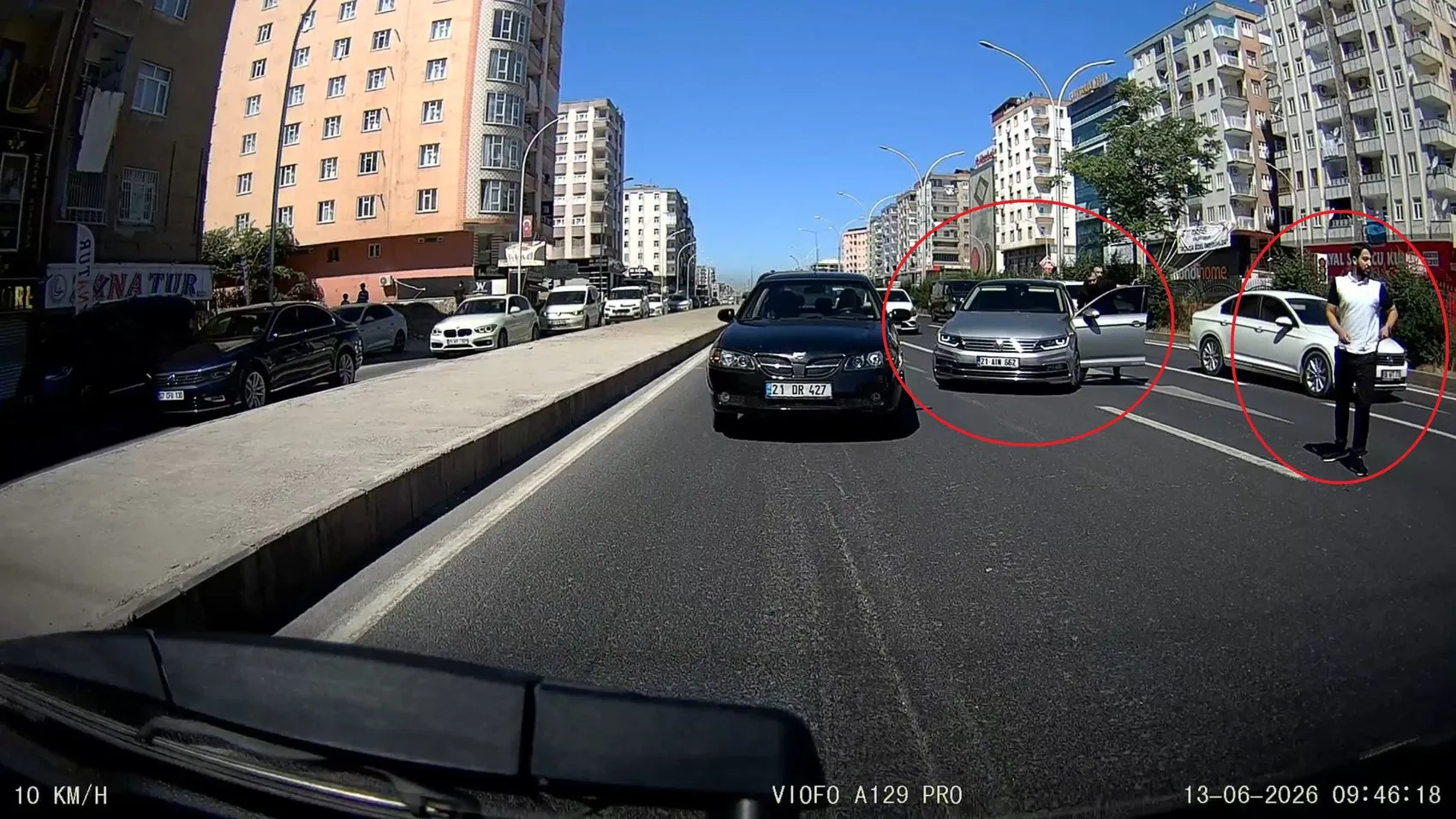Diyarbakır trafiğinde ucuz atlatılan tehlike kamerada