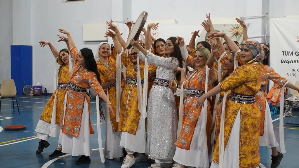 Siirtli öğretmenler Botan efsanesini sahnede yeniden yaşatıyor