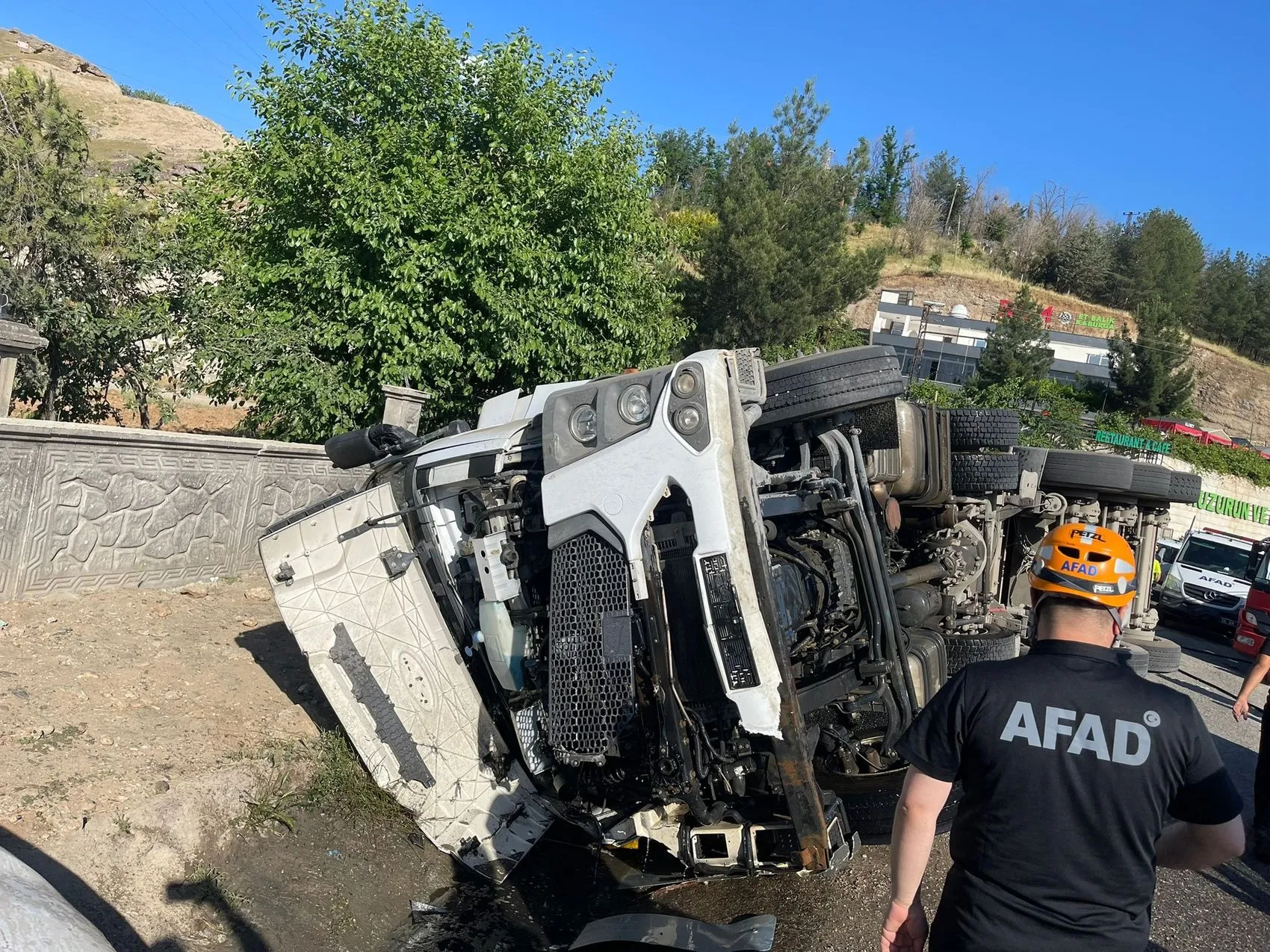 Siirt'te feci kaza 4 kişi hastaneye kaldırıldı