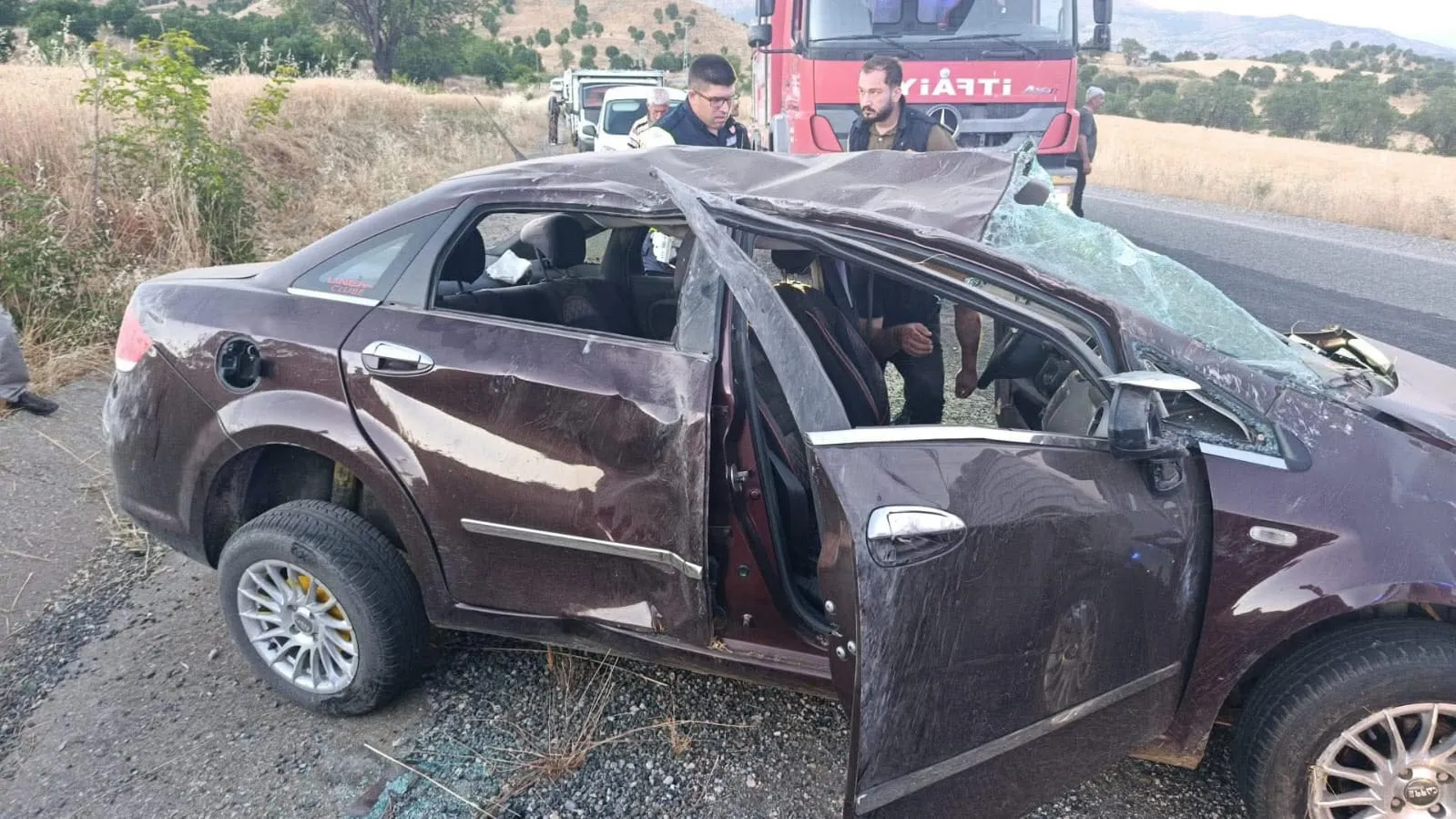 Kulp yolunda acı kaza Anne ve 3 yaşındaki oğlu hayatını kaybetti