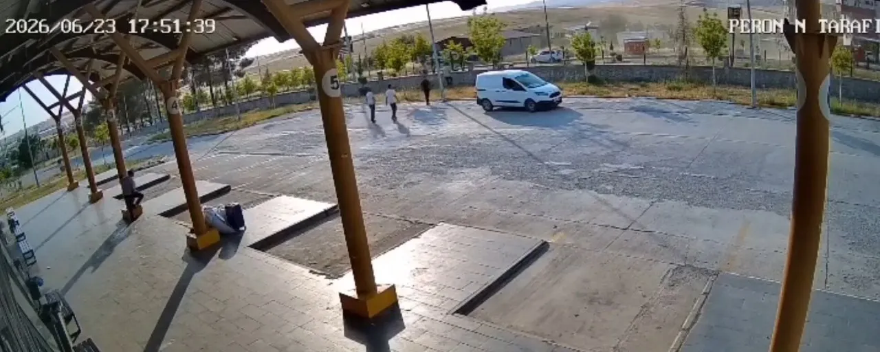 Silvan’da otomobil takla attı iki kişi ağır yaralandı