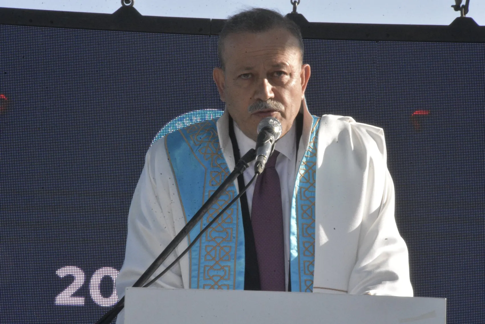 Bitlis Eren Üniversitesi'nde 2 bin 800 genç iş hayatına uğurlandı