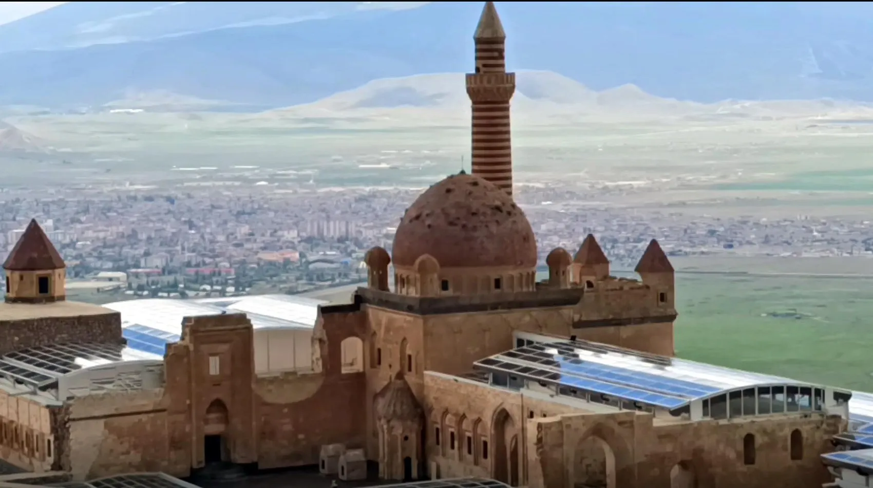 İshak Paşa Sarayı bayramda ziyaretçi akınına uğradı