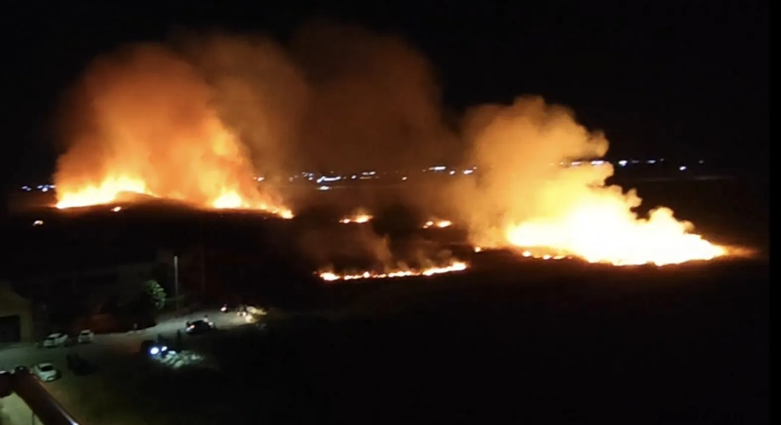 Nusaybin sınırında anız yangını korkuttu