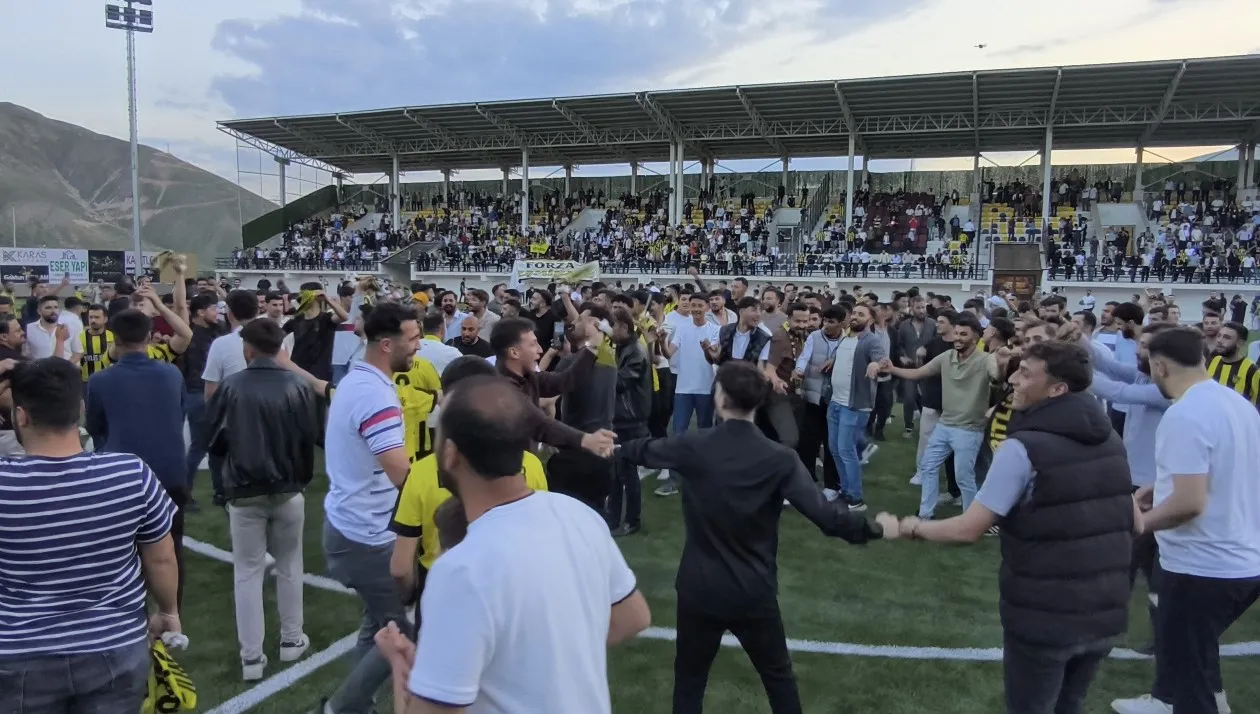Bitlis Spor 1916 uzatmalarda güldü final kapısını araladı