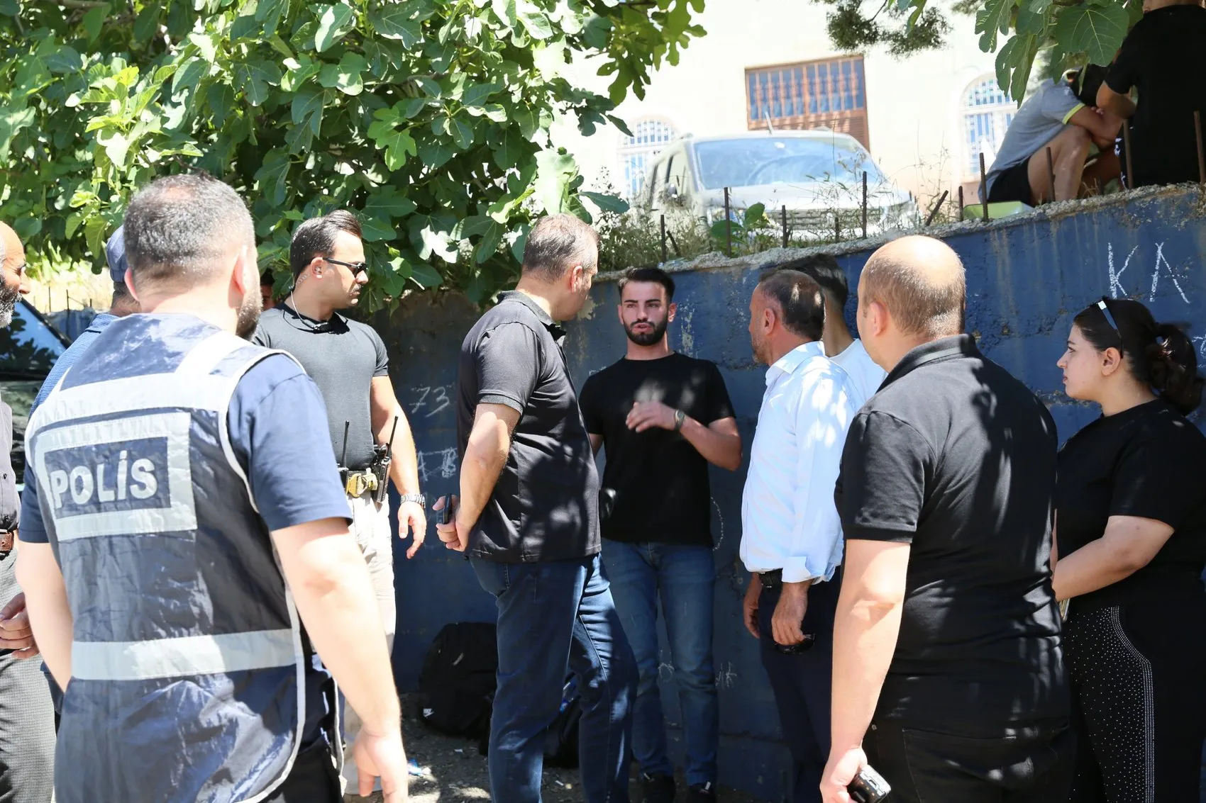 Şırnak'ta sınav telaşı yaşayan öğrencilerin yardımına polis yetişti