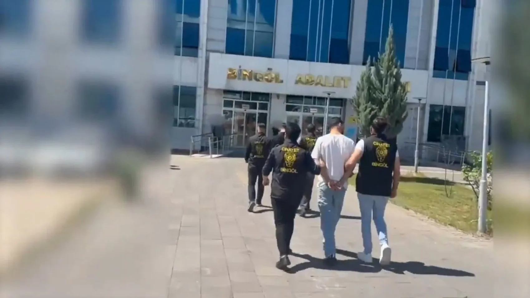 Bingöl'de polisten kaçamayan şüpheliler kıskıvrak yakalandı