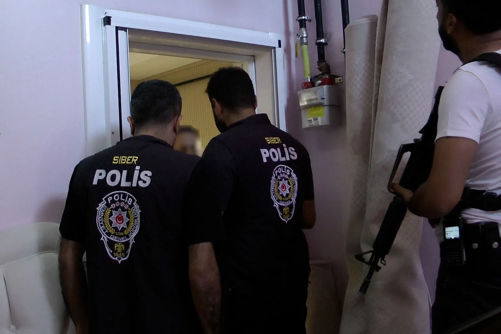 Siirt merkezli 6 ildeki yasa dışı bahis şebekesine darbe