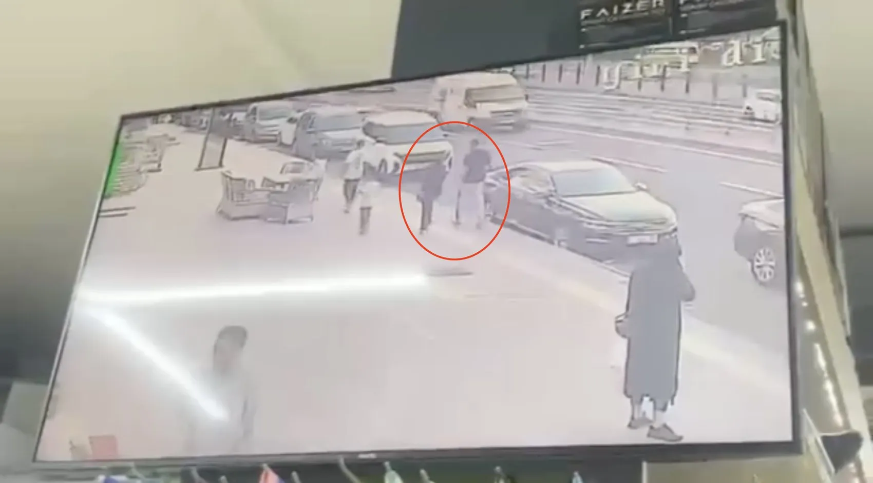 Diyarbakırda düşürülen 60 bin liralık altın bilekliği bir yabancı aldı