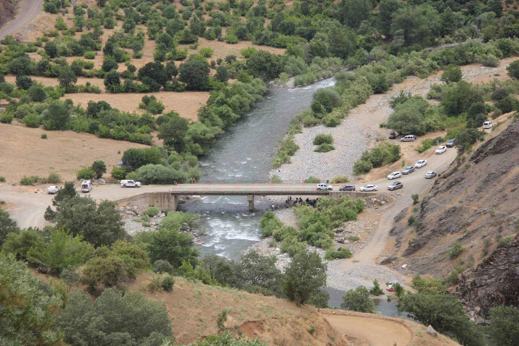 Bingöl’de çaya düşen Vedat 11 gündür bulunamadı