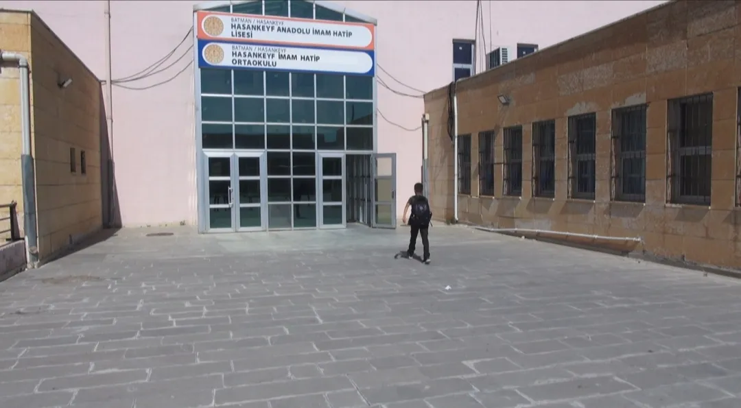 Batman'da bir öğretmen iki öğrencinin hayatını değiştirdi
