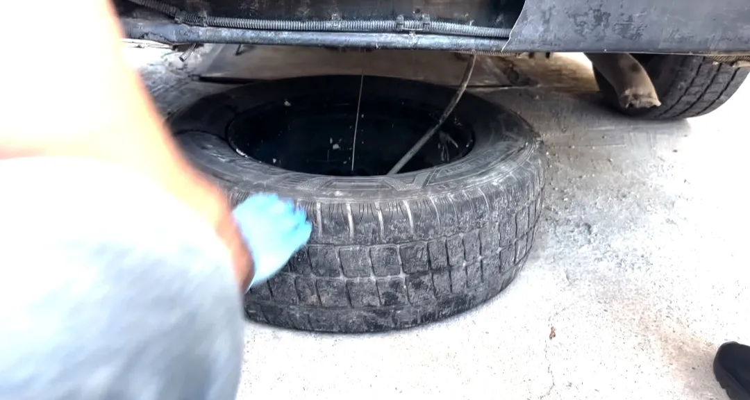 Batman'da minibüsün yedek lastiğinden 11,5 kilo uyuşturucu çıktı