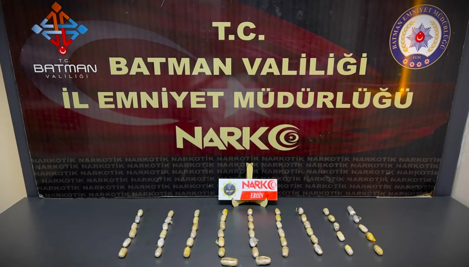 Batman yolunda mideleri uyuşturucu dolu 4 kişi yakalandı