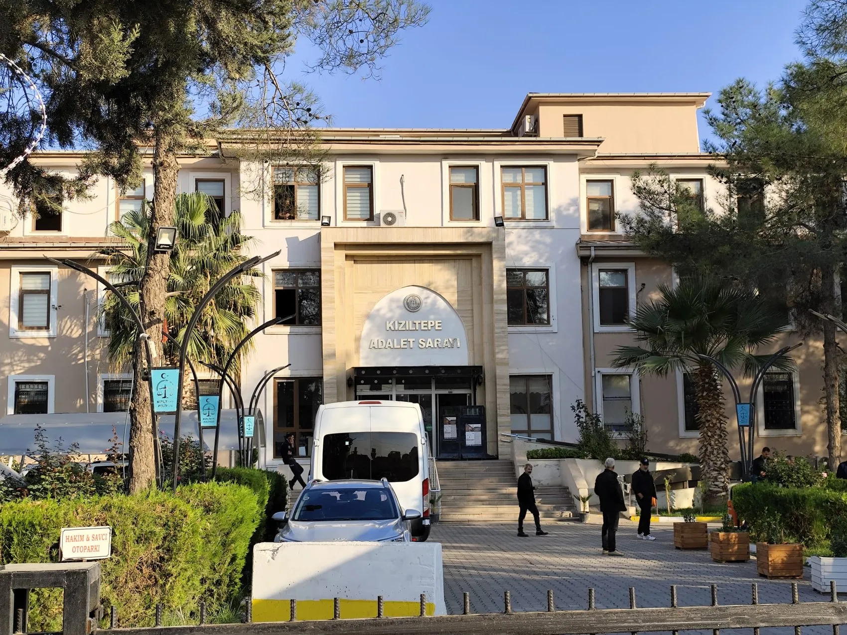 Mardin'de yol verme kavgası üç can aldı