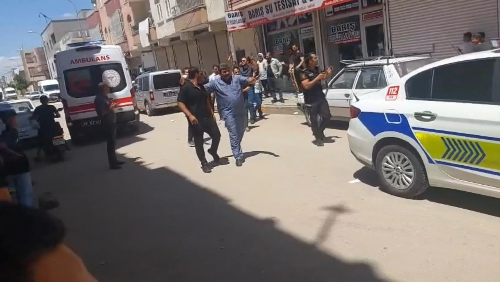 Viranşehir sokaklarında taşlı sopalı kavga 6 yaralı