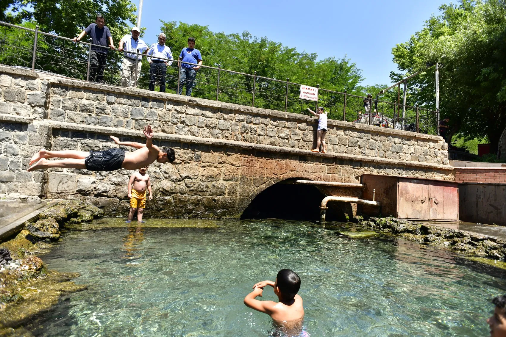 Diyarbakır'da çocuklar yasak dinlemiyor