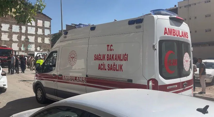 Elazığ’da dehşet anları Hafriyat kamyonu 10 aracı biçti