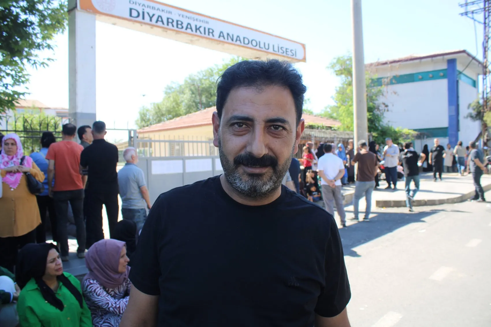 Diyarbakır'da LGS telaşı 25 öğrenciyi polis son anda yetiştirdi
