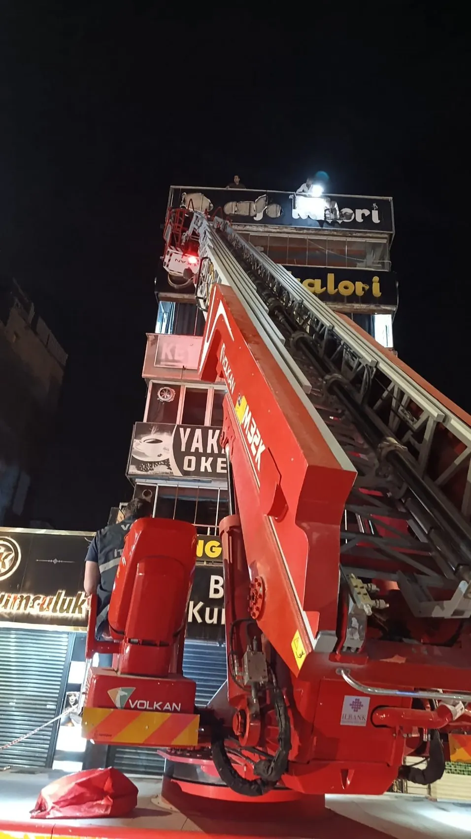 Van'da yürüyüş yoluna beton yağdı