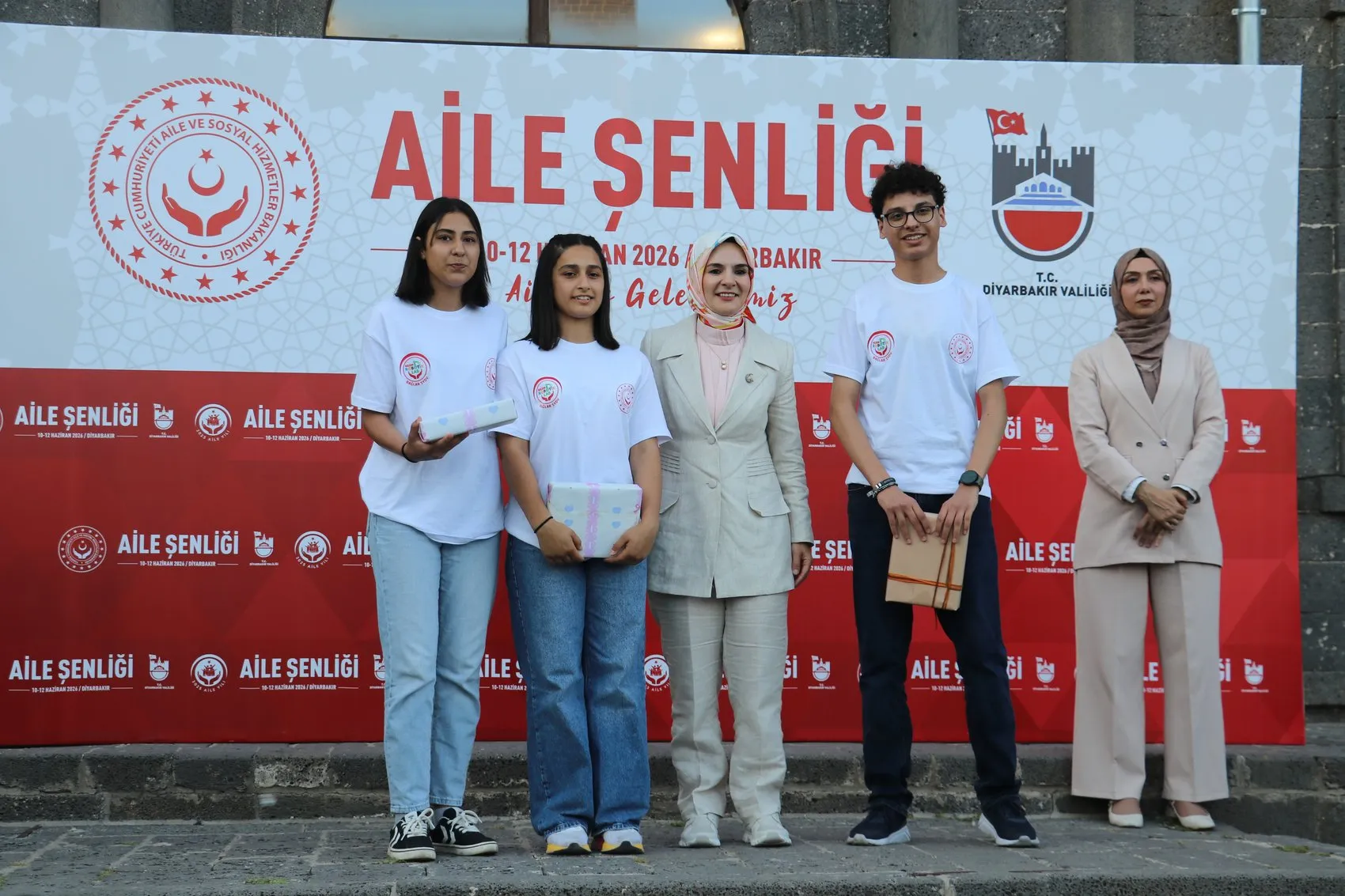 Gençlere evlilik desteği ve nüfus yaşlanması uyarısı
