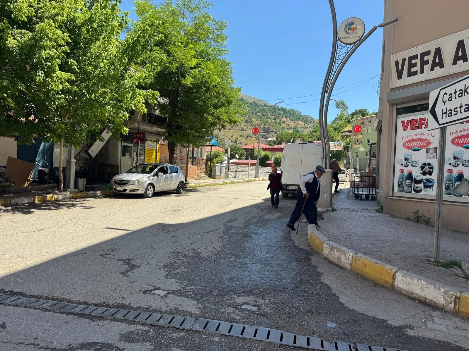 Van sallandı 3.6 büyüklüğündeki sarsıntı kısa süreli panik yaşattı
