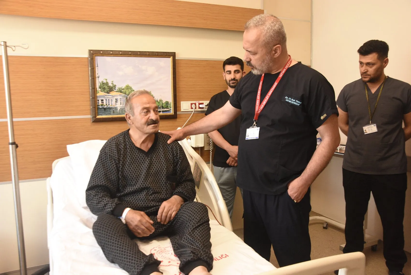 Tatvan Devlet Hastanesinde ilk kez uygulanan kapalı fıtık ameliyatı başarıyla sonuçlandı