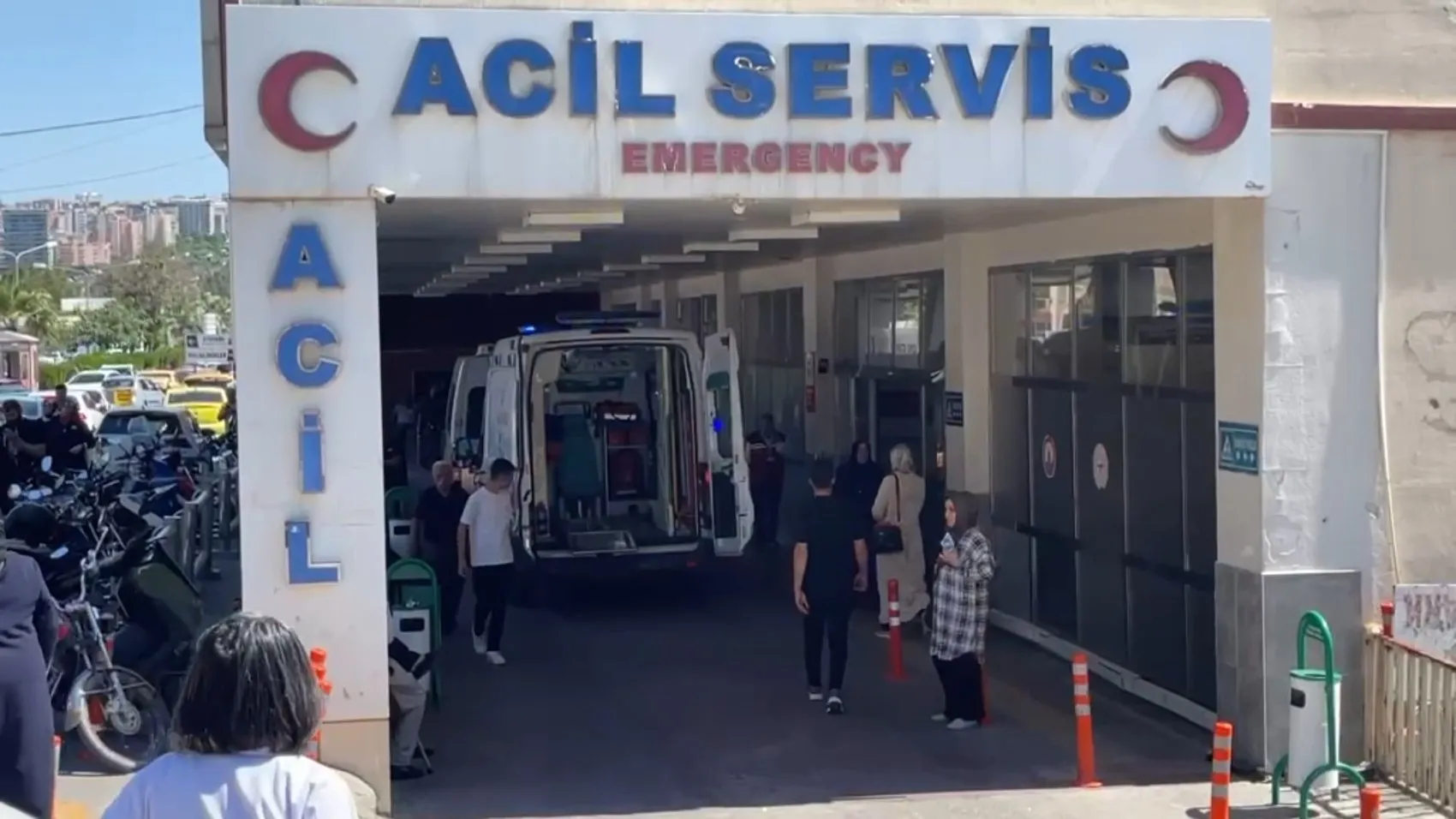 Şanlıurfa'da otobüs durağında dehşet anları yaşandı