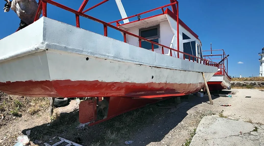 Van Gölünde inci kefali avcılığı yasağı kalktı balıkçılar göle açıldı