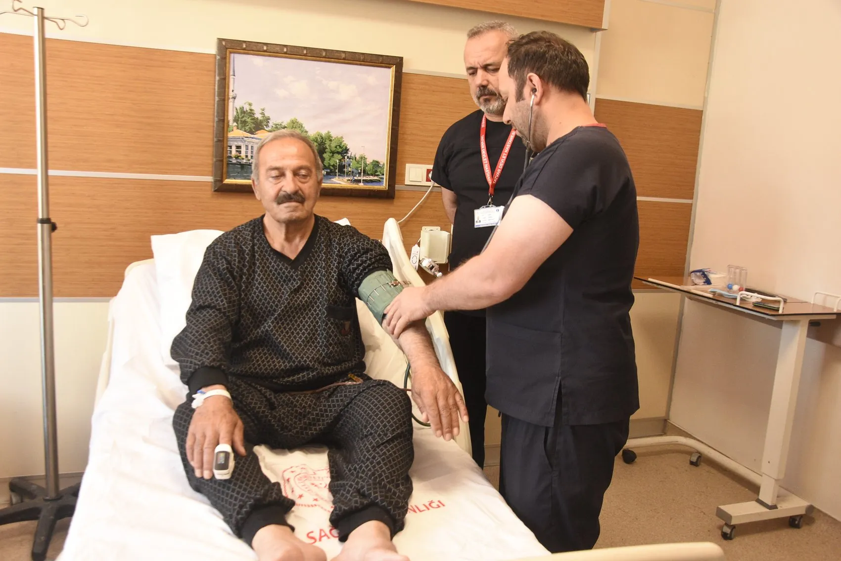 Tatvan Devlet Hastanesinde ilk kez uygulanan kapalı fıtık ameliyatı başarıyla sonuçlandı