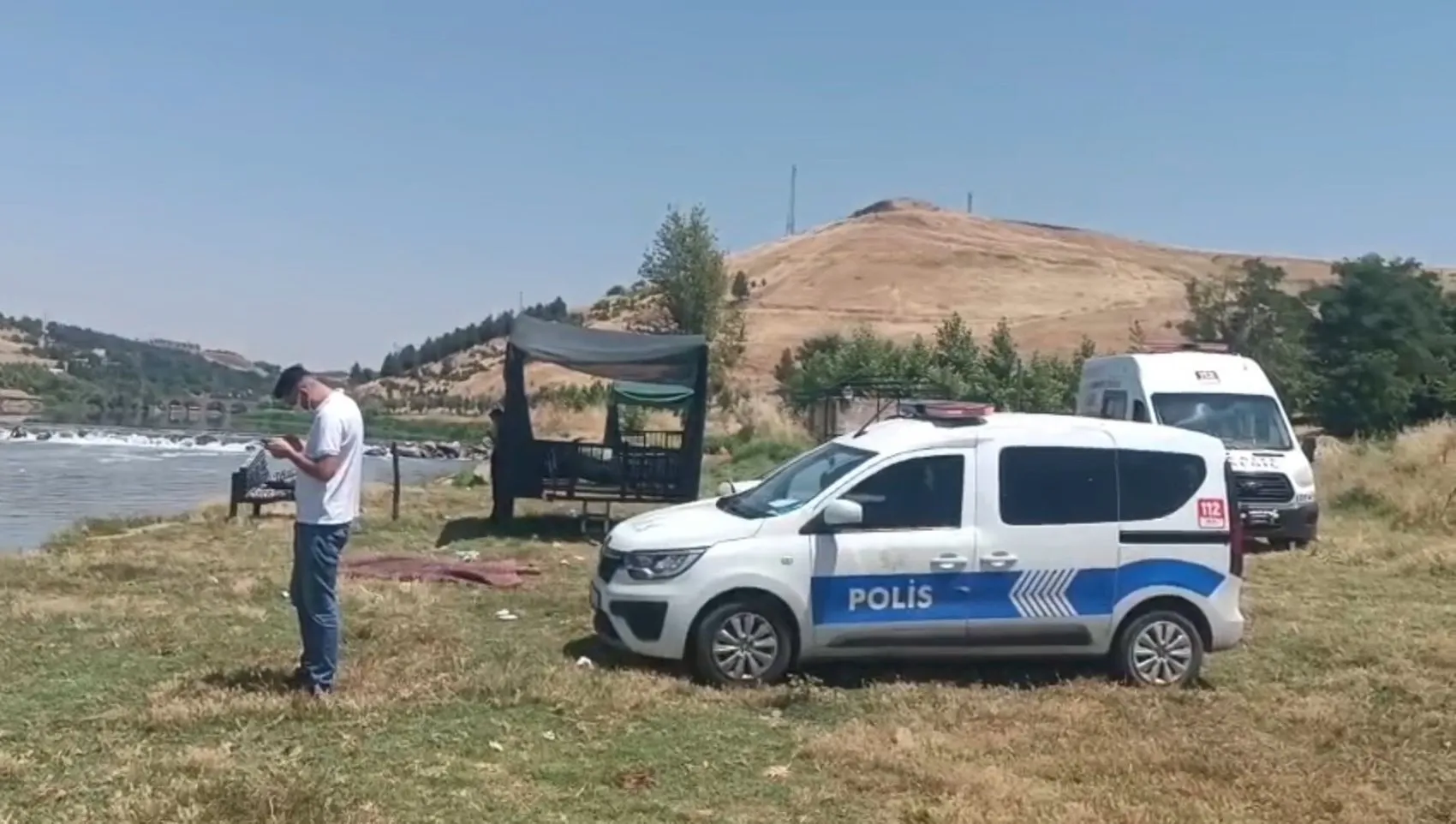 Diyarbakırda Dicle Nehri yüzeyinde bir erkek cansız bedeni keşfedildi