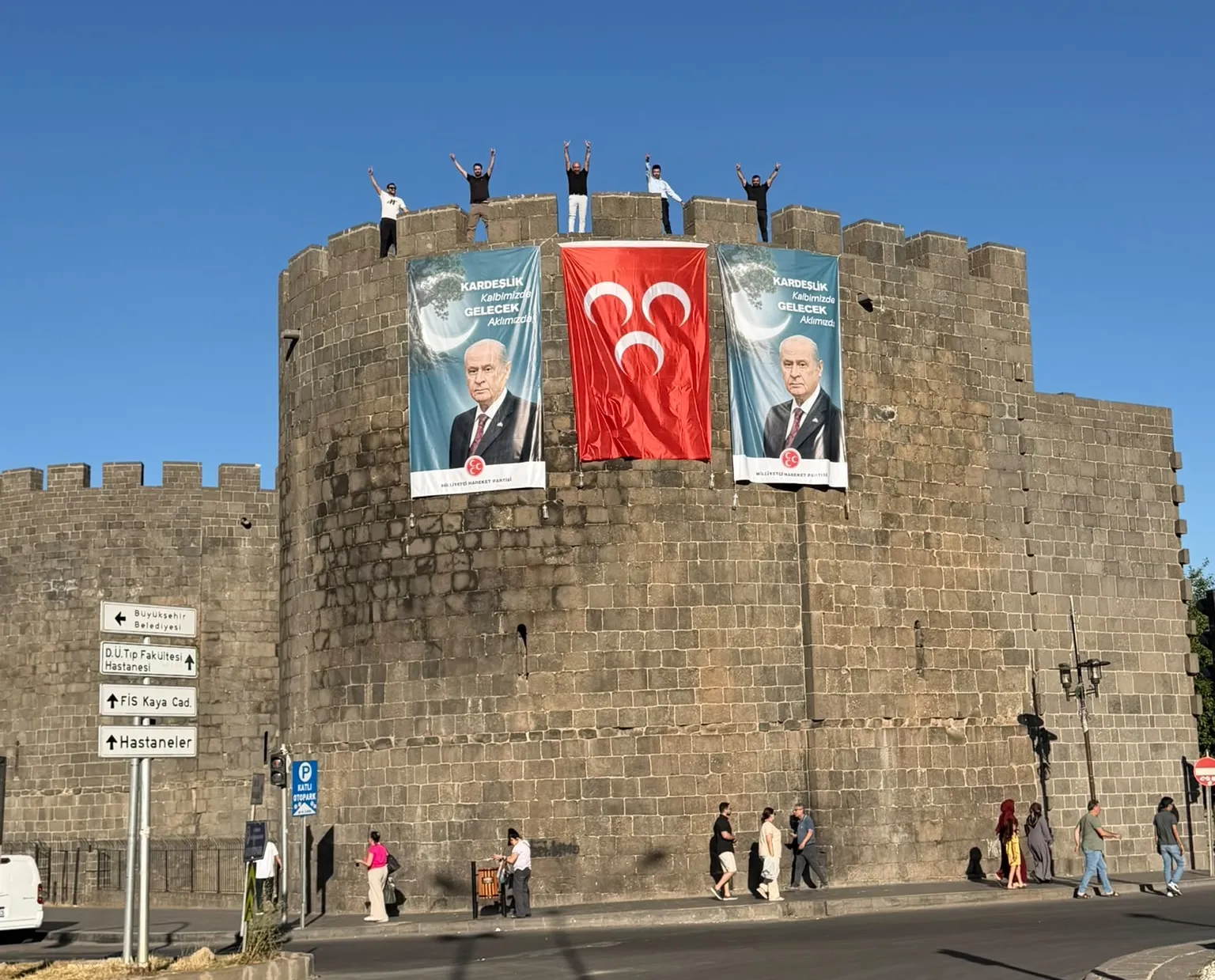 MHP Gümüşhane Milletvekili Musa Küçük Diyarbakırda Terörsüz Türkiye Projesini Savundu