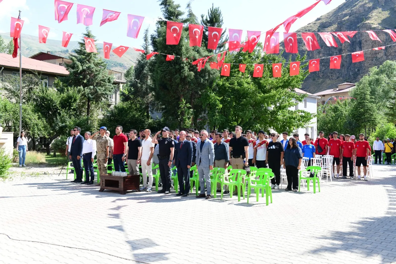 Van Çatak nehrinde üç gün süren rafting rekabeti ödülle tamamlandı