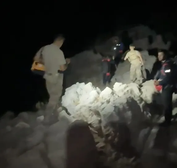 Şırnak Ballıkaya bölgesinde mahsur kalan mühendisler hava operasyonuyla kurtarıldı