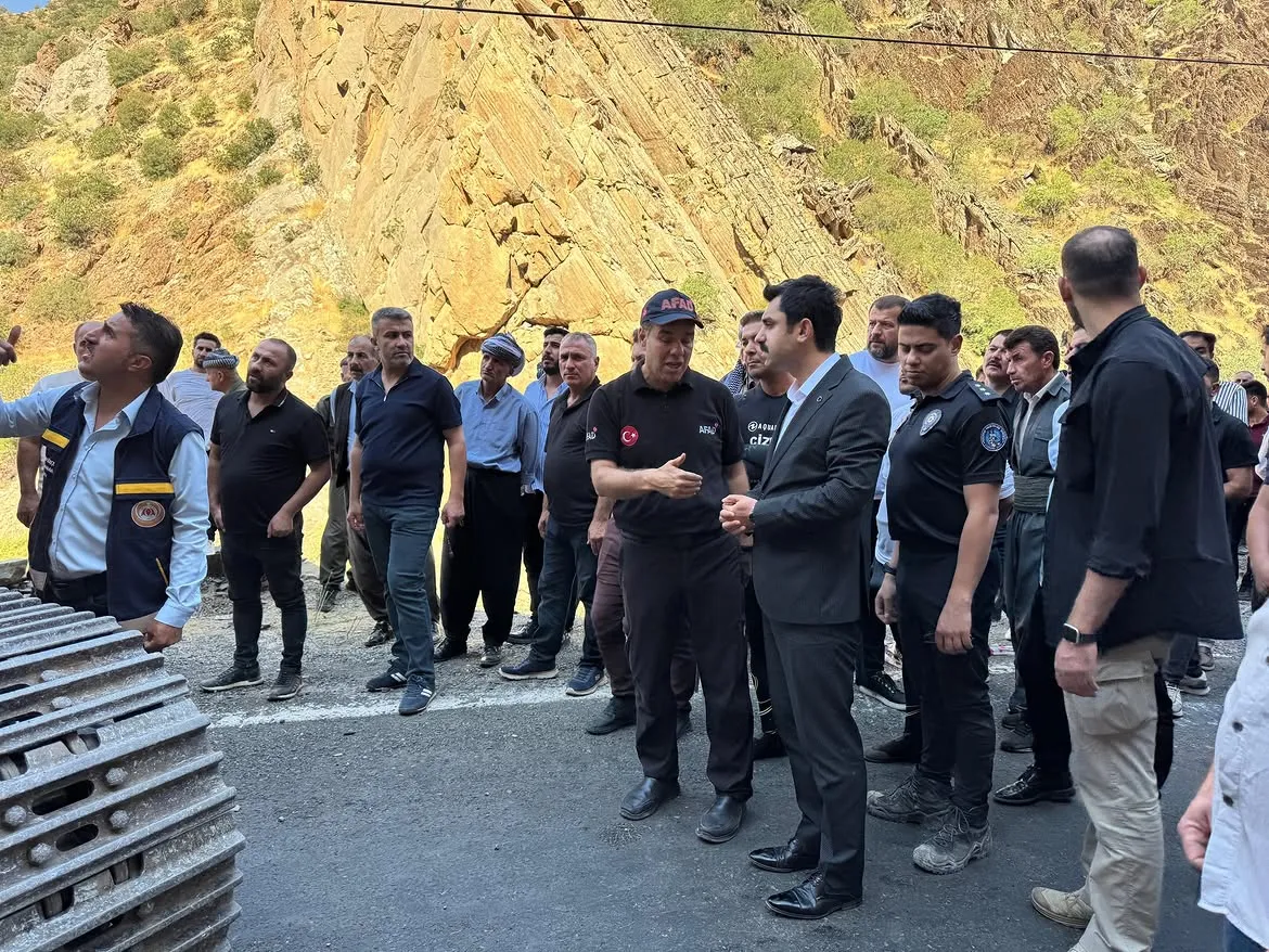 Beytüşşebap'ta çaya düşen genç için arama çalışmaları sürüyor