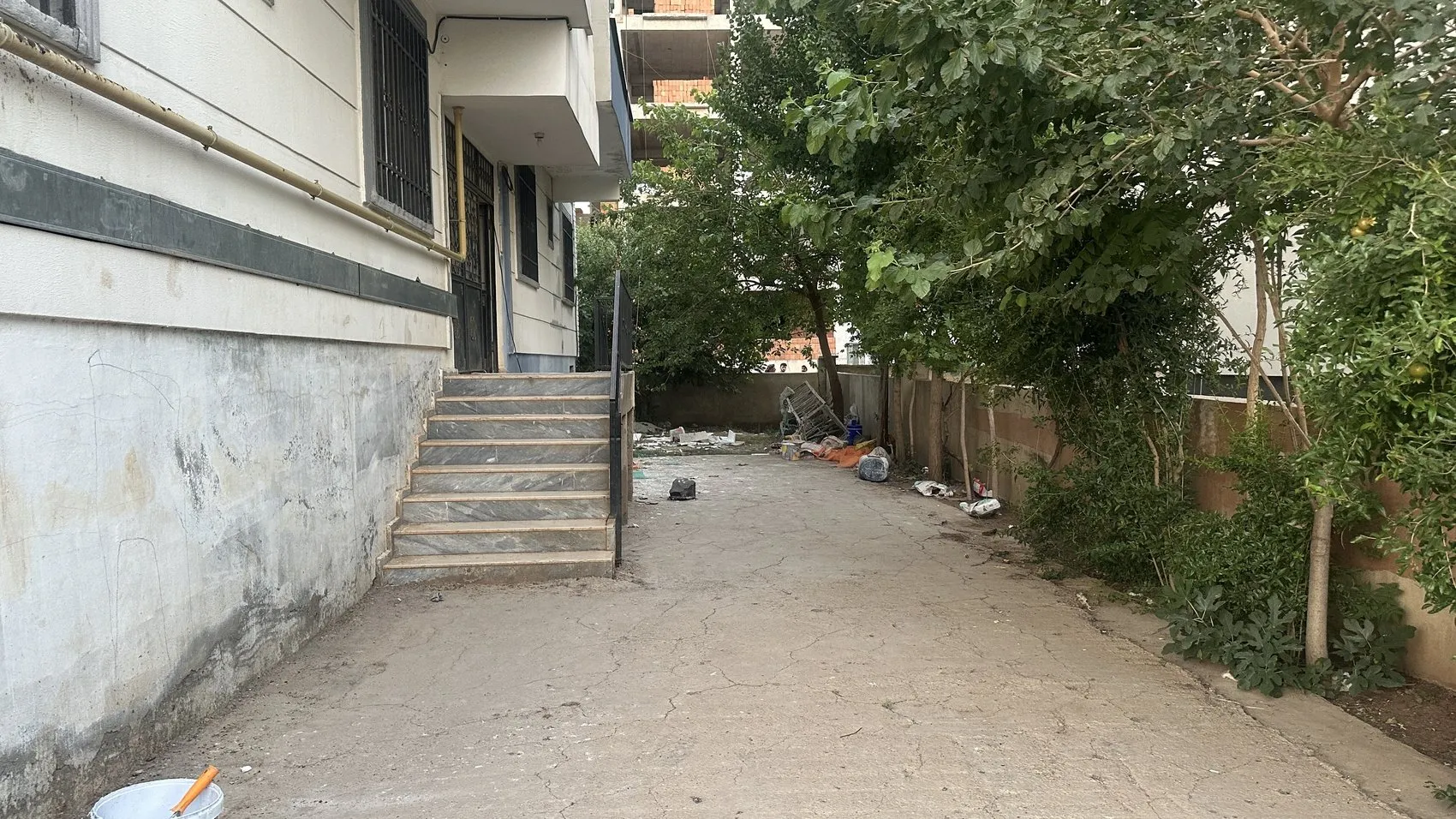 Siverek'te inşaat iskelesinden düşen iki genç işçi hayatını kaybetti