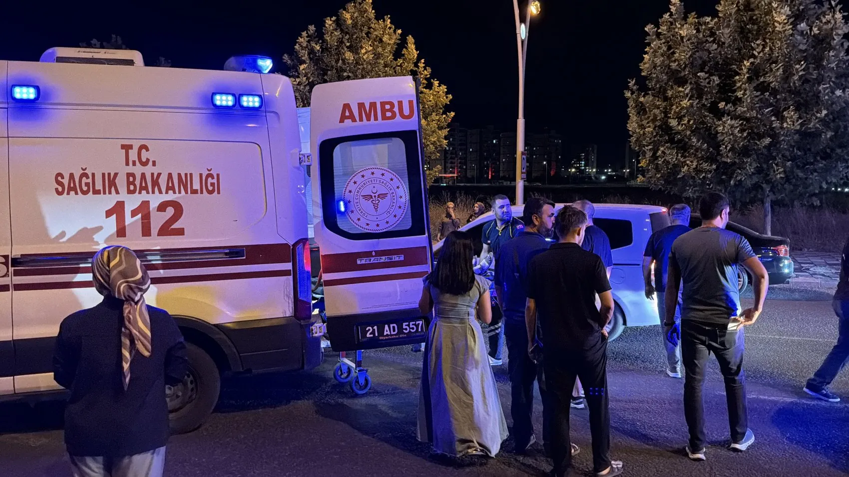 Kayapınar’da bisikletli kadına taksi çarptı