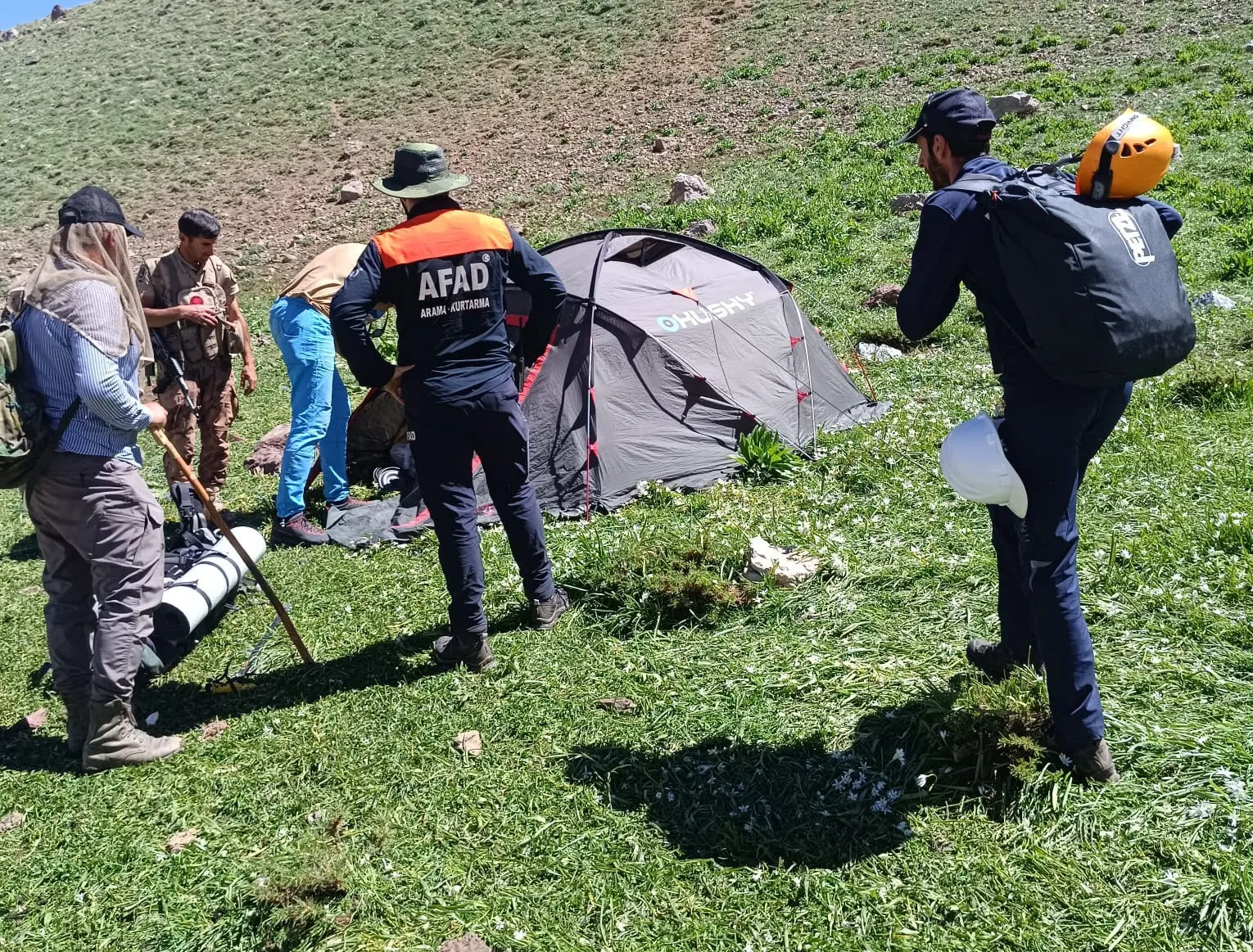 Hakkari Cilo Dağı zirvesinde kaybolan dağcıyı bulmak için seferberlik sürüyor