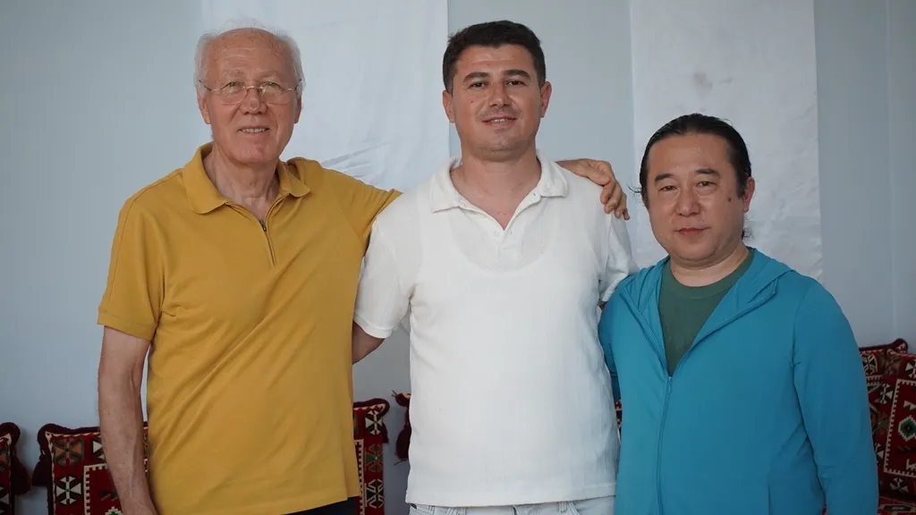 Japon araştırmacı Siirt ezgilerini ve halk kültürünü kayıt altına aldı