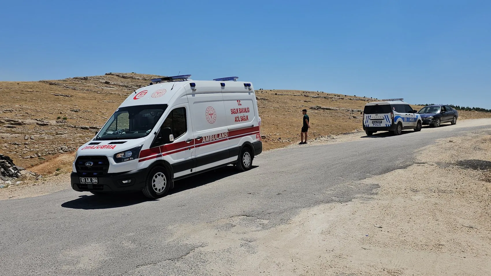 Şanlıurfa arazisinde battaniyeye sarılı halde yabancı uyruklu bir kişinin cansız bedeni bulundu