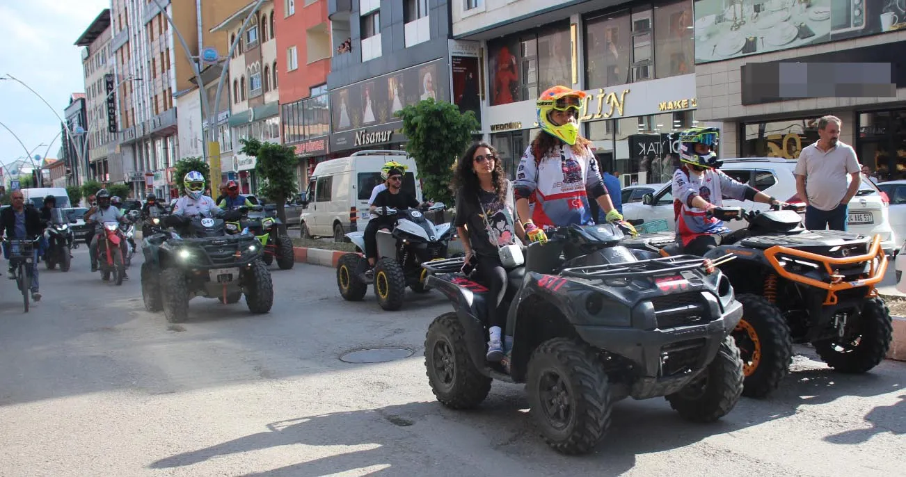 Ağrıda motor tutkunları şampiyonluk için gaza bastı