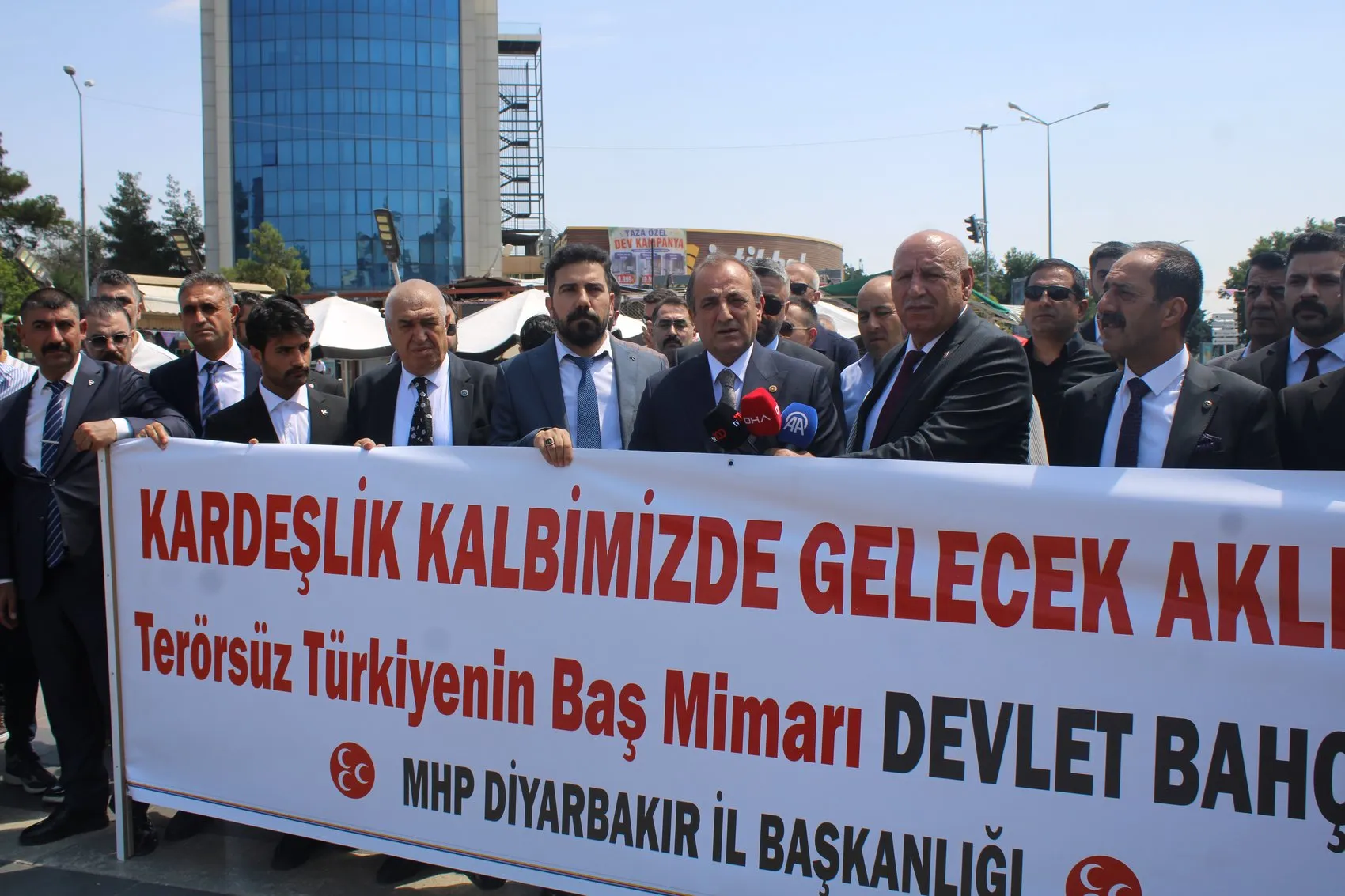 MHP Gümüşhane Milletvekili Musa Küçük Diyarbakırda Terörsüz Türkiye Projesini Savundu