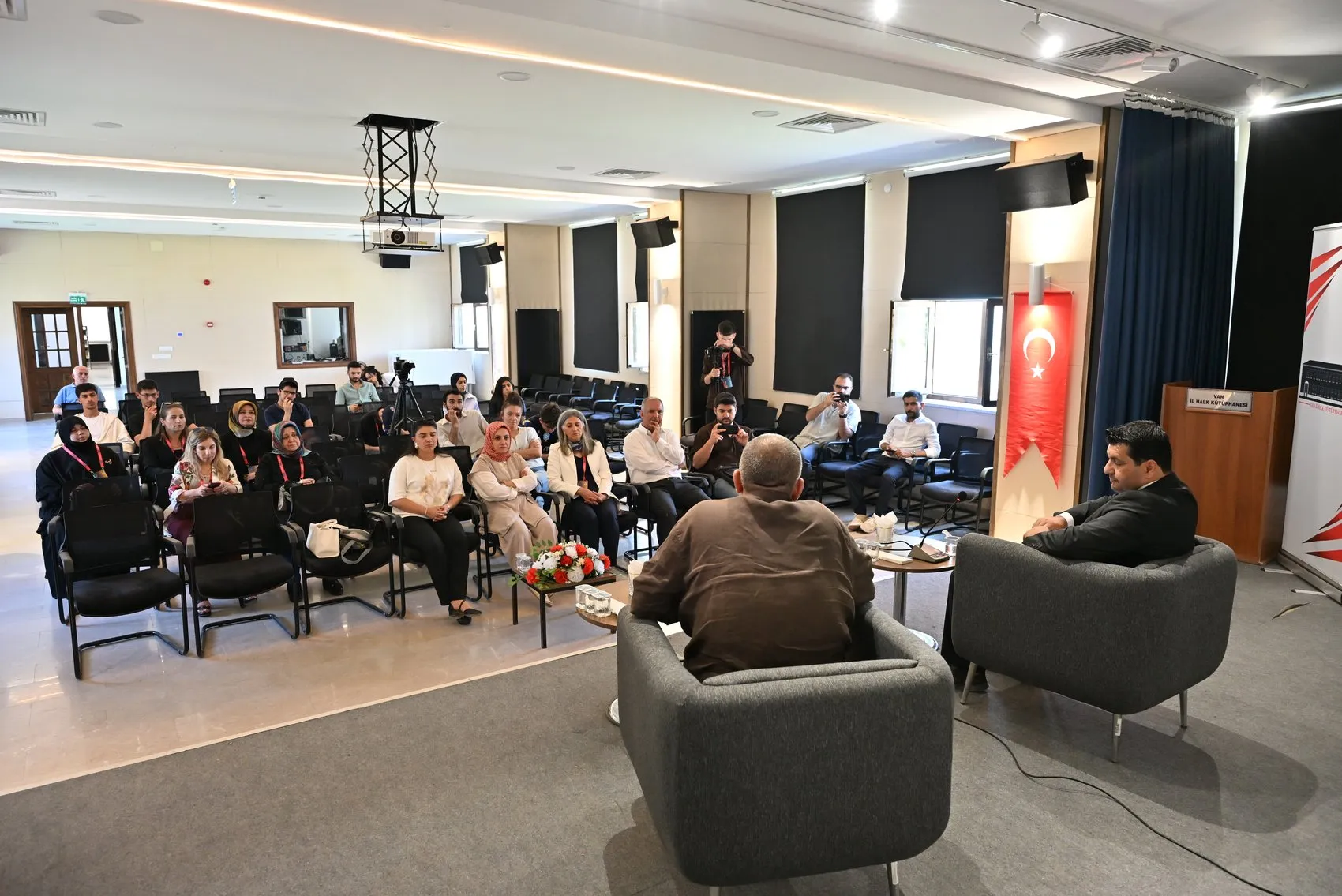 Van Kültür Yolu Festivali coşkulu bir başlangıçla kapılarını açtı