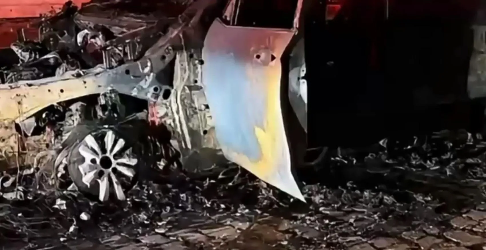 Muşta seyir halindeki otomobil bir anda alevlere teslim oldu