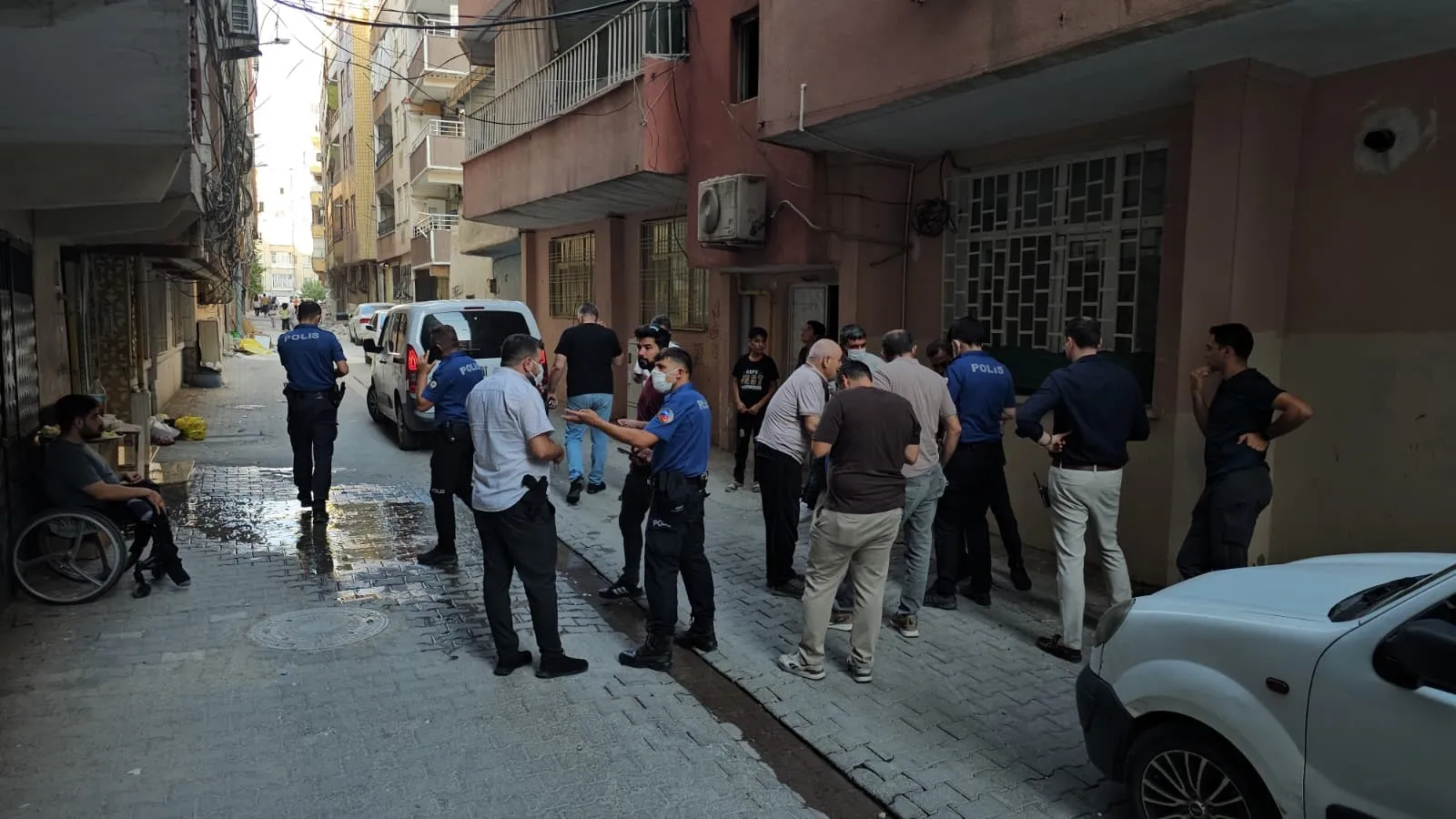 Şanlıurfa'da bir evden gelen kokular acı gerçeği ortaya çıkardı