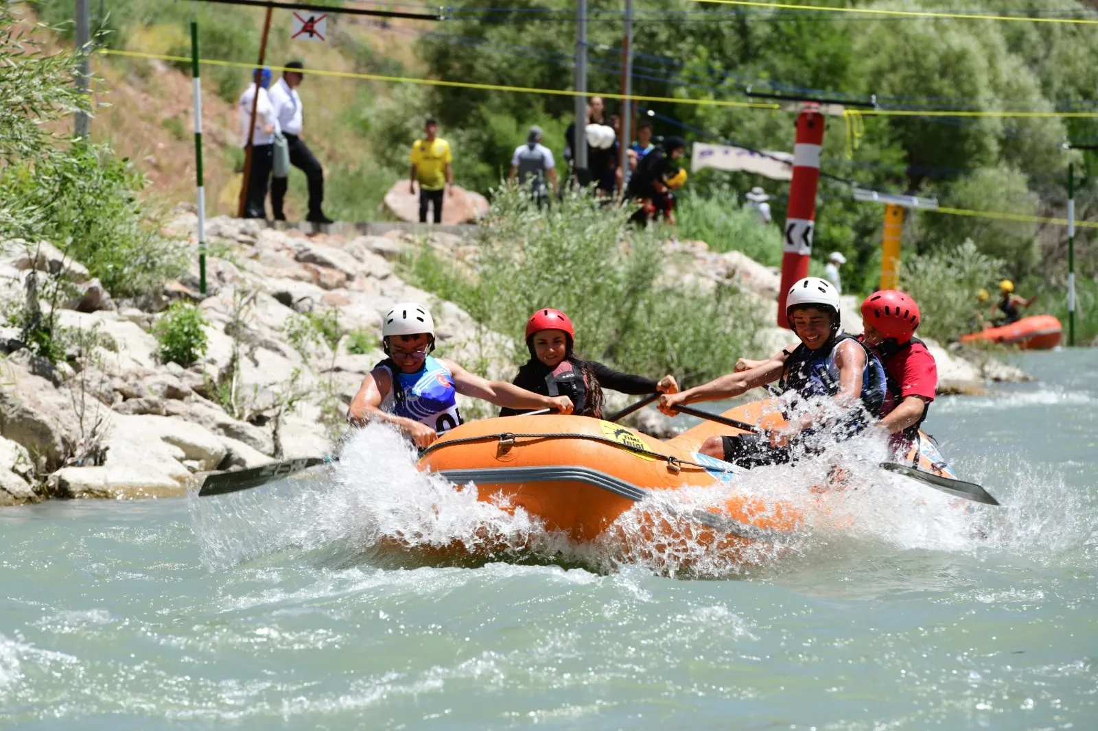 Botan Çayı Rafting Şampiyonası ile Adrenalin Dolu Günlere Ev Sahipliği Yapıyor
