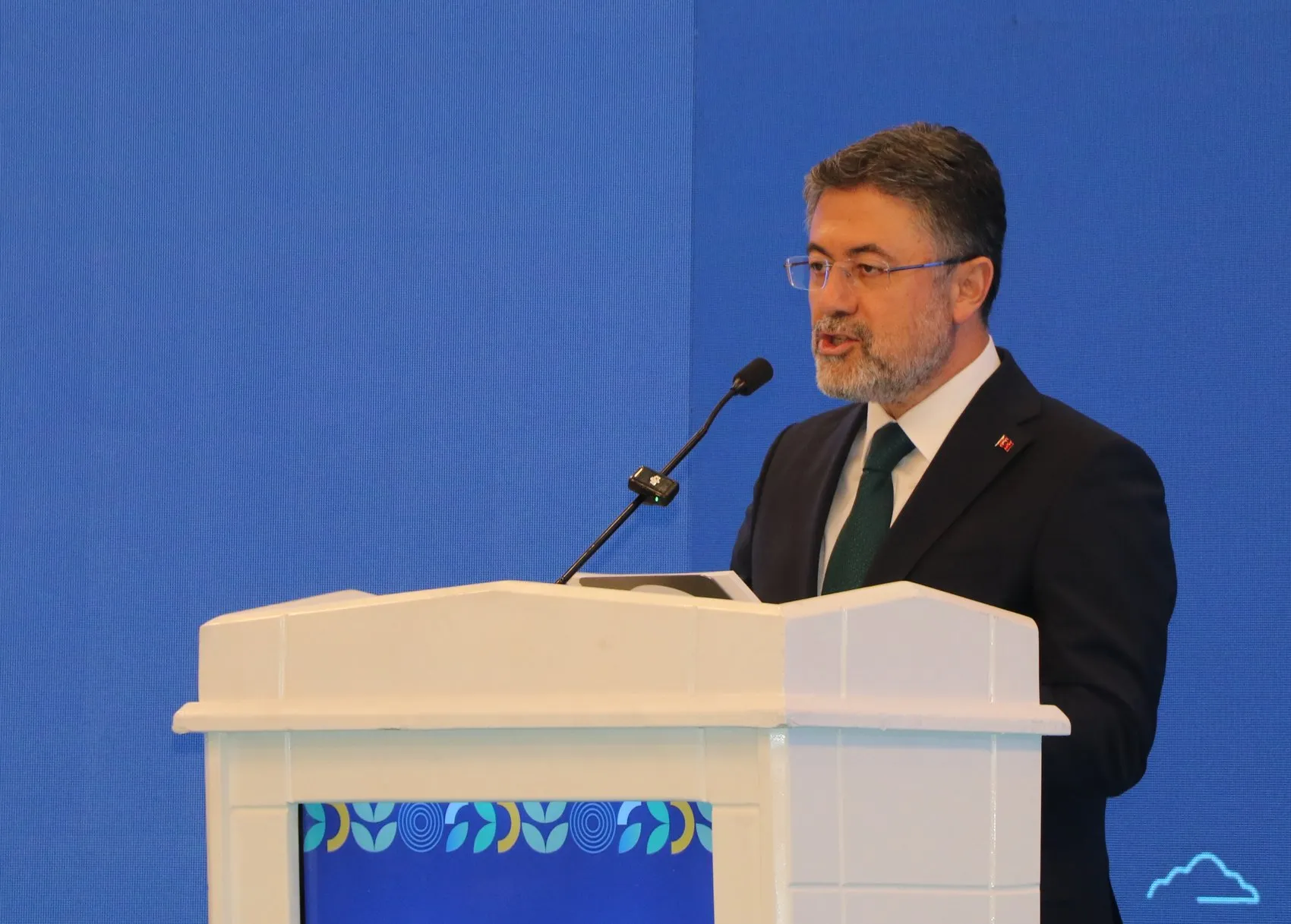 Bakan Yumaklı Van Gölü havzası için geleceğe dönük yeni yol haritasını açıkladı