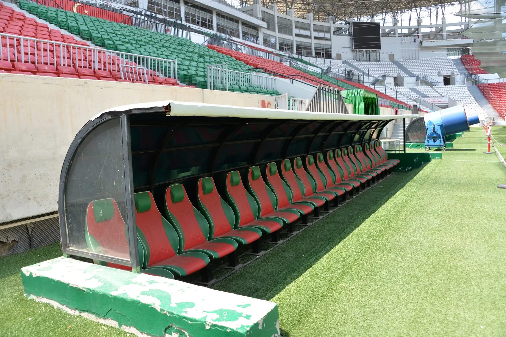 Amedspor için Diyarbakır Stadyumu Süper Lig standartlarına uygun hale getiriliyor