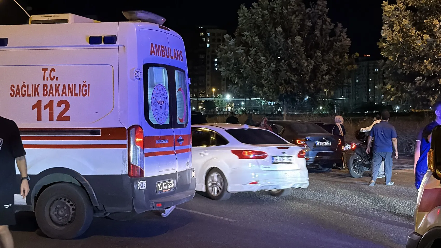 Kayapınar’da bisikletli kadına taksi çarptı