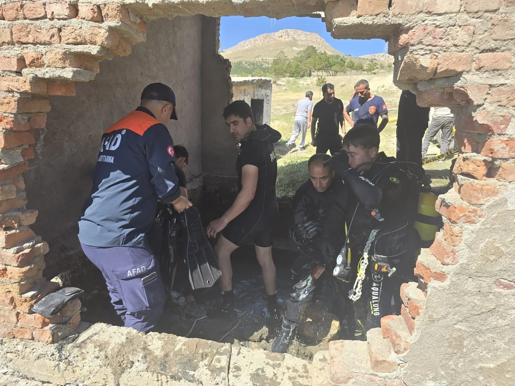 Van Tuşba'da sulama kanalına düşen küçük çocuk hayatını kaybetti